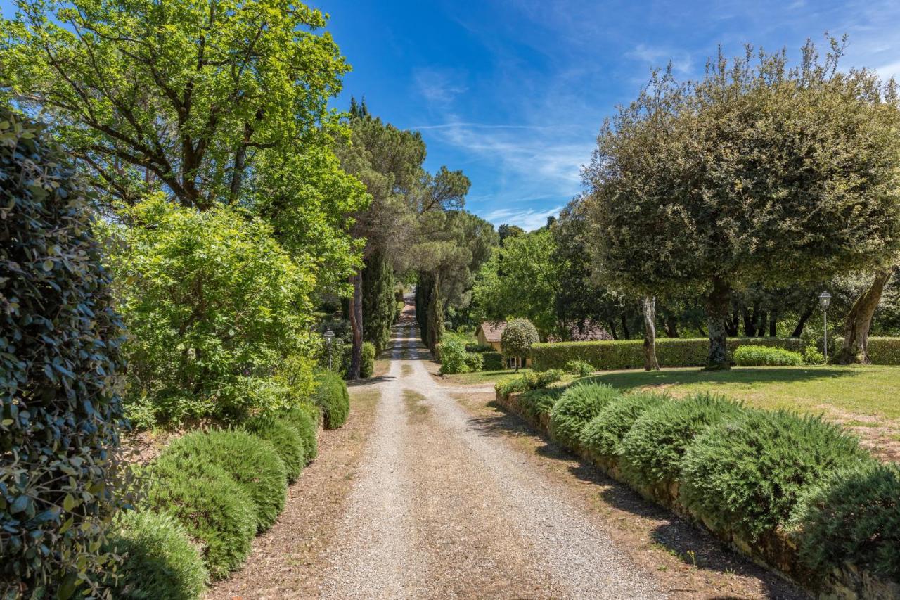 Il Giardino Inglese Лучиняно Екстериор снимка